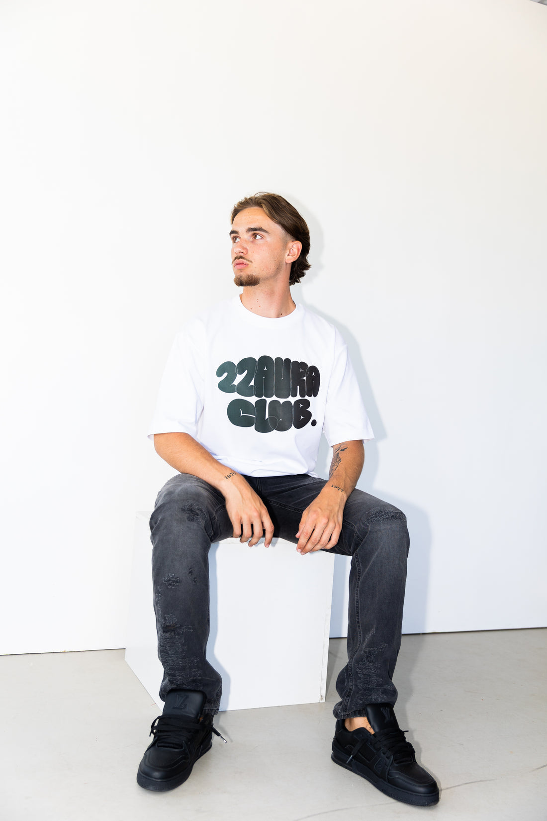 22AURA Oversized Tee – Black