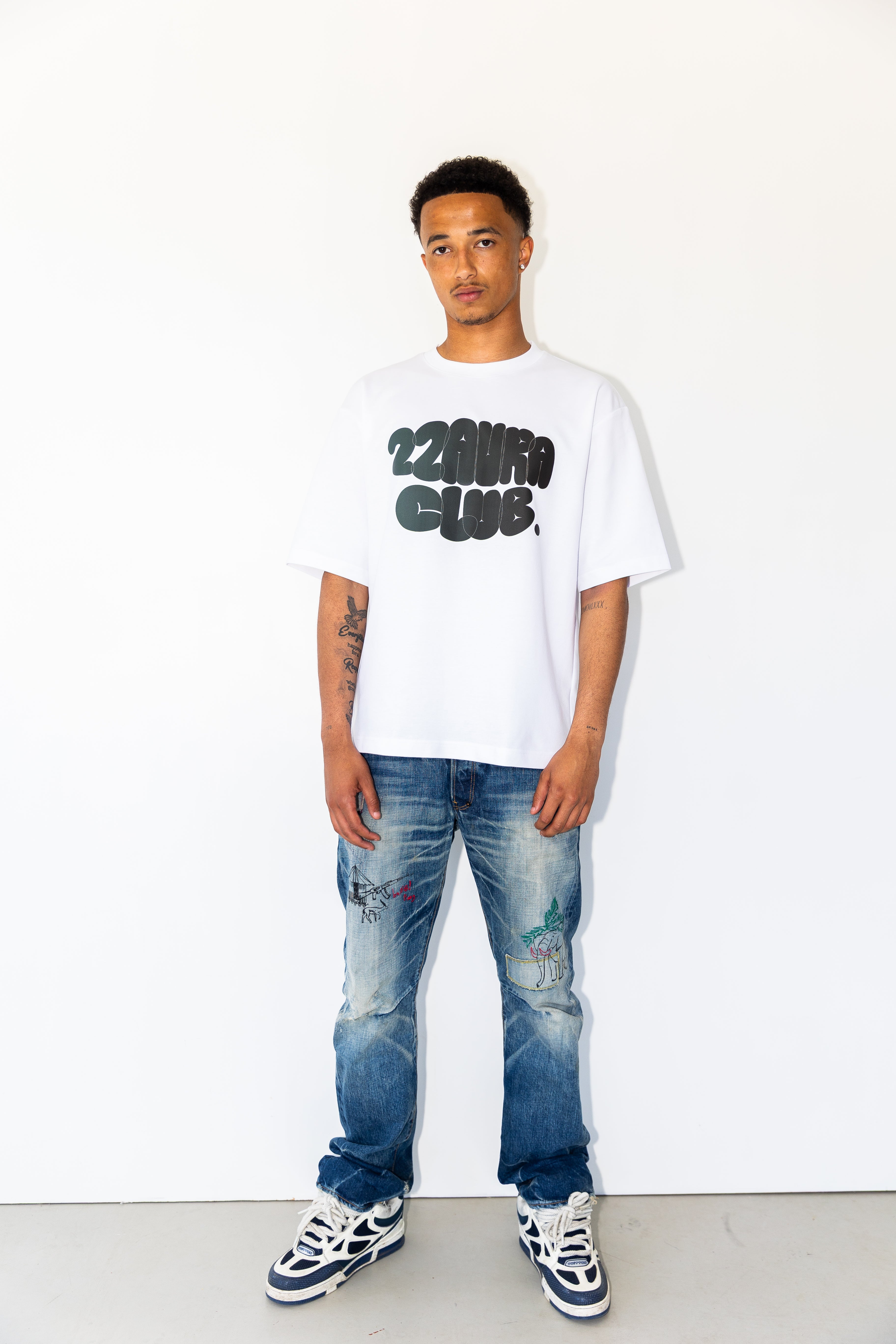 22AURA Oversized Tee – Black