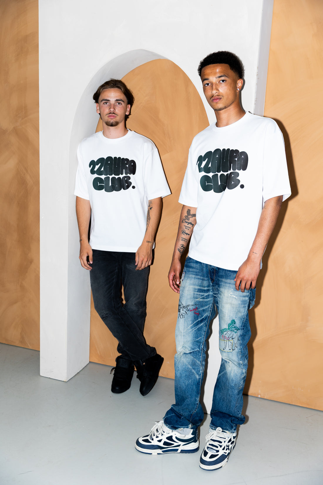 22AURA Oversized Tee – Black